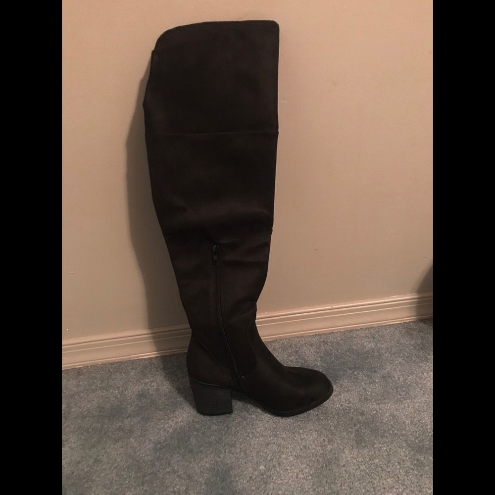 Black Knee High Boots BRAND NEW!